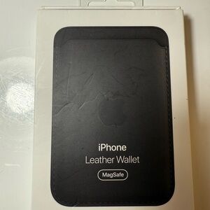 Apple iPhone Leather Wallet with MagSafe - Dark Gray